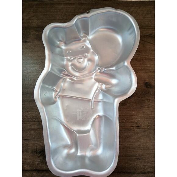 Wilton Disney Winnie the Pooh Cake Pan 2105-3100 - Picture 1 of 3